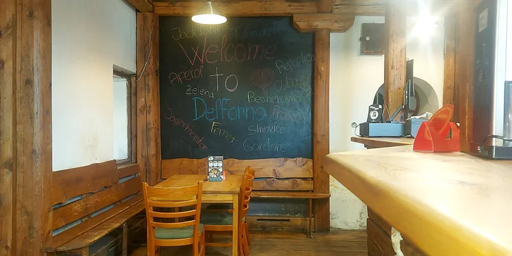 Burger podle výběru z 6 druhů, steakové hranolky a nealko nápoj pro 1 osobu