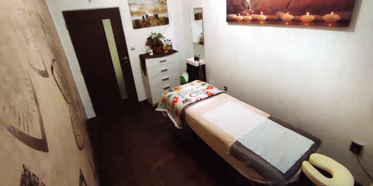 Hodinová kombinovaná masáž dle individuálních potřeb: havajská masáž, reiki i Dornova metoda