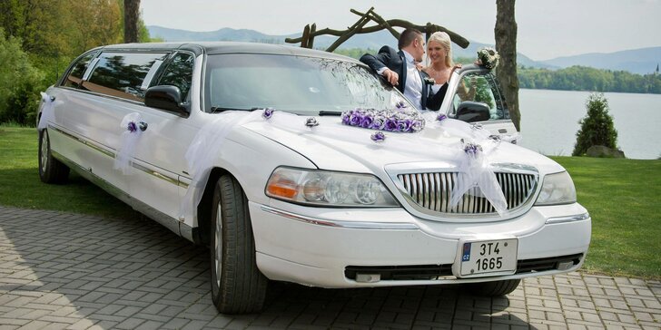 Udělejte si dámskou jízdu v limuzíně nebo si jí půjčte na svatbu: 1 nebo 3 hodiny pronájmu vč. láhve sektu