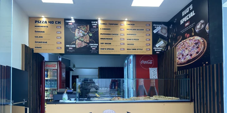 Zažeňte hlad i žízeň: čtvrtka pizzy podle výběru a Coca-Cola pro 1 osobu