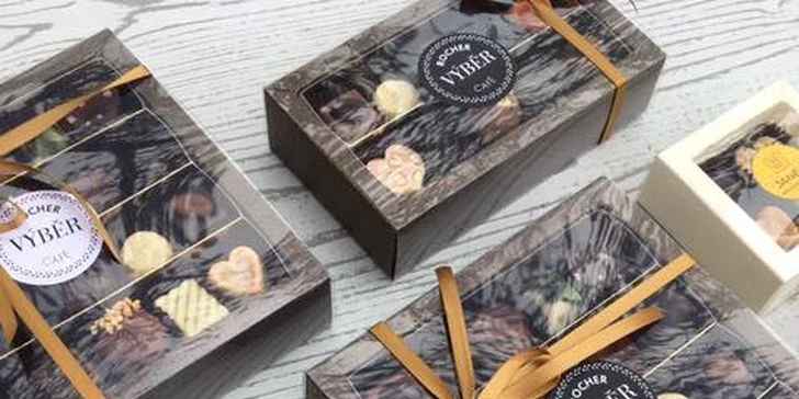 Pralinky a lanýže z čokoládovny Janek v Rocher Café: 10 nebo 20 ks v dárkovém balení