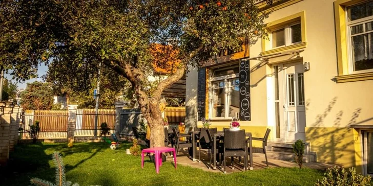 Pralinky a lanýže z čokoládovny Janek v Rocher Café: 10 nebo 20 ks v dárkovém balení