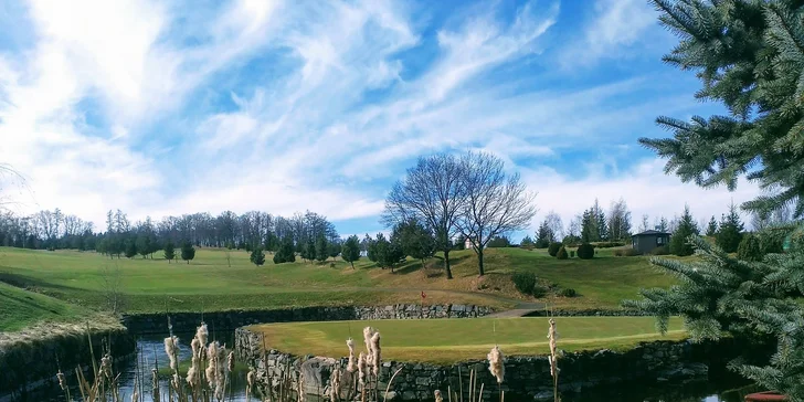 Pobyt se snídaní, polopenzí či plnou penzí, neomezeným wellness i procedurou v Golf Resortu Konopiště