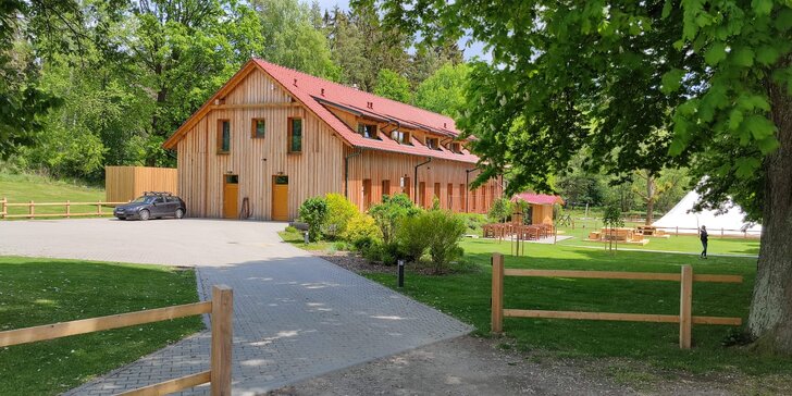 Moravský kras: nádherné ubytování v přírodě s polopenzí, vínem a finskou saunou