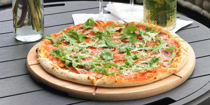 Pardubická Itálie: 1 nebo 2 pizzy podle výběru i s láhví vína