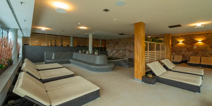 Celodenní relaxace v Aqualandu Moravia: privátní Denní lázně, wellness zóny a masáž