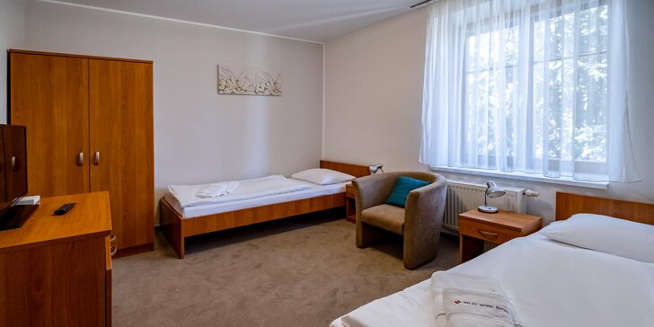 Skvělý relax v Lednici: hotel u zámku, snídaně, víno, vířivka i sauna