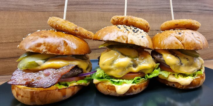 Tři mini burgery, malé hranolky a dip v Burger Grill pubu pro jednoho