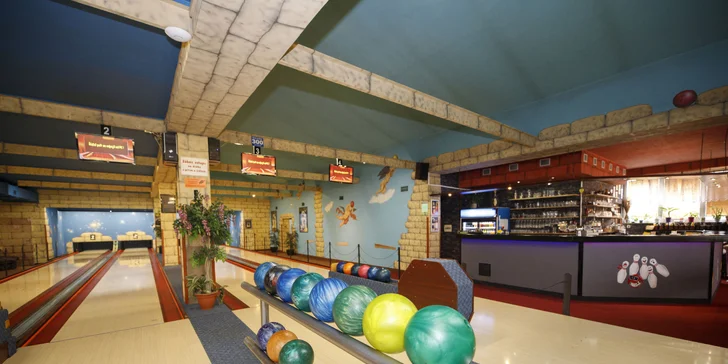 Bowling a k tomu řízečky či stripsy, pizzy nebo burger menu v Jaroměři