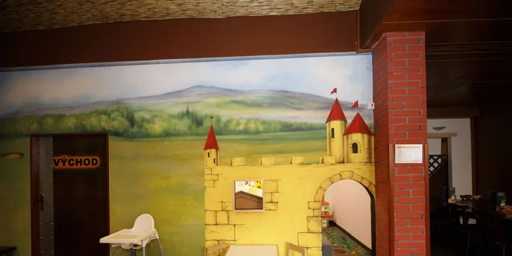 Bowling a k tomu řízečky či stripsy, pizzy nebo burger menu v Jaroměři