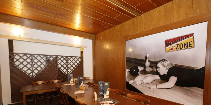 Bowling a k tomu řízečky či stripsy, pizzy nebo burger menu v Jaroměři