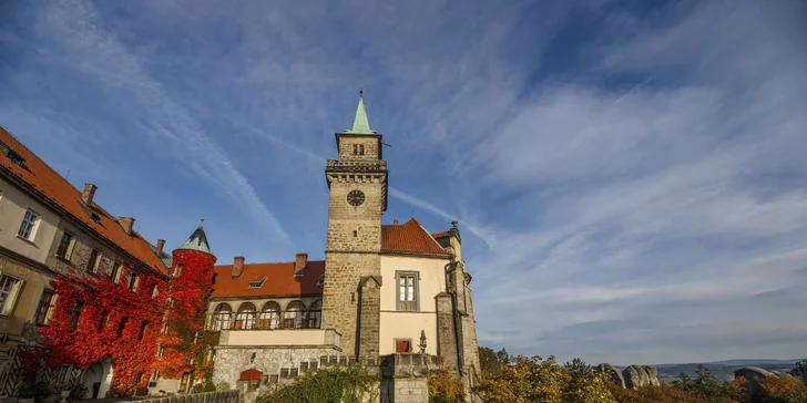 Relax na zámku Hrubá Skála: polopenze, masáž, wellness i vstup na vyhlídku, možnost elektrokol