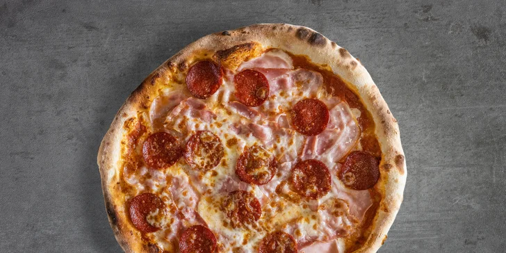 Pochutnejte si na pizze dle výběru: Havaj, šunková, sýrová i tuňáková pizza pro 1 nebo 2 osoby