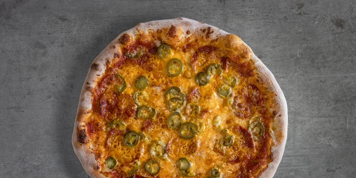 Pochutnejte si na pizze dle výběru: Havaj, šunková, sýrová i tuňáková pizza pro 1 nebo 2 osoby