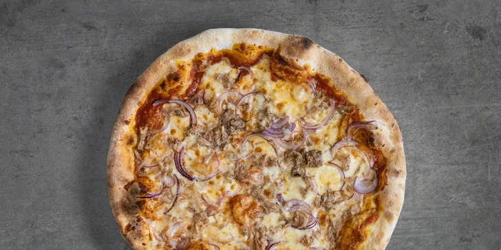Pochutnejte si na pizze dle výběru: Havaj, šunková, sýrová i tuňáková pizza pro 1 nebo 2 osoby