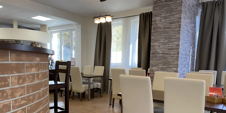 Parádní nálož: dvojitý cheeseburger či Z. B. B. burger v menu i s hranolky pro 2