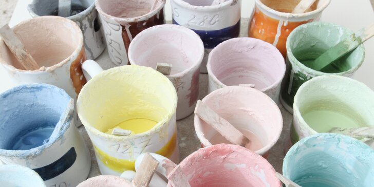 Malování sobě: pomalujte si svůj keramický hrneček v kavárně na Malé Straně: Kafe & Hrnky
