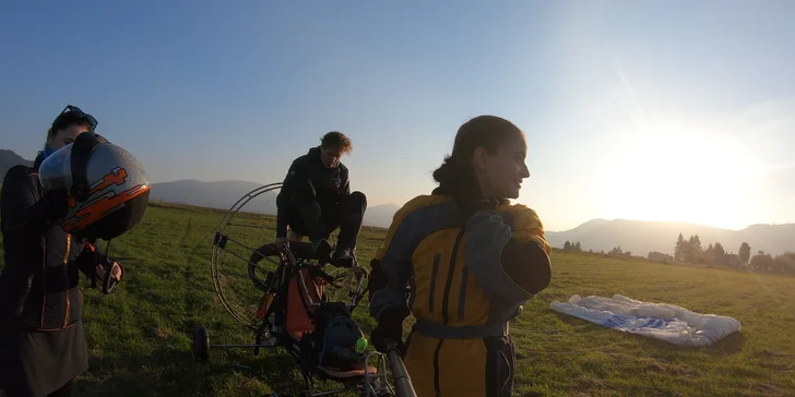 BožíLet na paraglidingové motorové tříkolce: 5, 15 nebo 30 minut letu