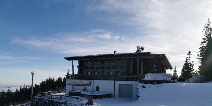 Na lyže do rakouských Alp: krásná horská chata přímo na sjezdovce a snídaně