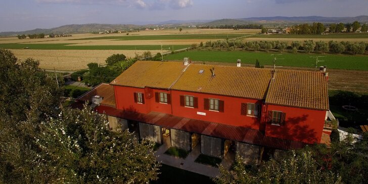 Pobyt v Toskánsku v hotelu s farmou: polopenze, každý večer domácí víno a moře 15 min. autem