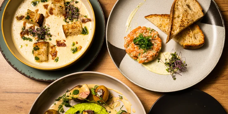 Vyladěné 4chodové menu v moderní restauraci: japonský tatarák i panenka sous vide