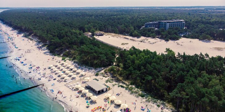 Dovolená u Baltu: 5* hotel se soukromou pláží, polopenze i neomezený vstup do termálního wellness