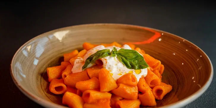 5chodové sezónní menu a lahev prosecca v italské restauraci pro 2 osoby