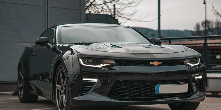 Celý den se super károu: Mustang Cabriolet nebo Chevrolet Camaro třeba i bez limitu najetých km