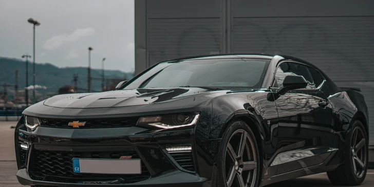 Celý den se super károu: Mustang Cabriolet nebo Chevrolet Camaro třeba i bez limitu najetých km