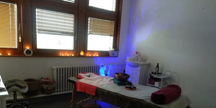 60 minut uvolnění pro unavené nohy: masáž chodidel s prvky reflexní terapie