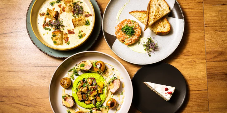 Vyladěné 4chodové menu v moderní restauraci: japonský tatarák i panenka sous vide
