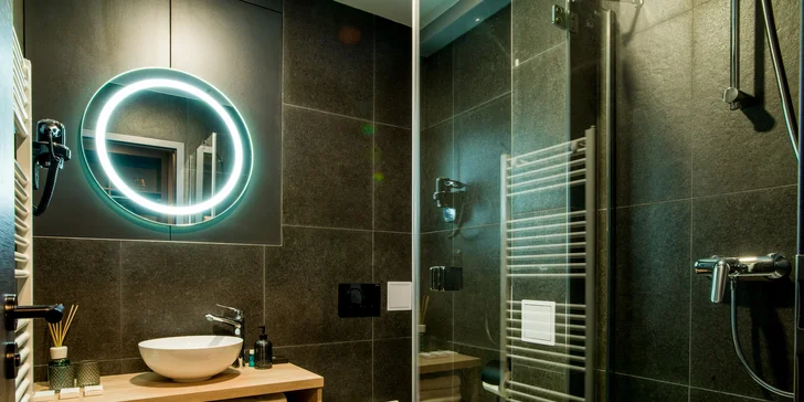 Centrum Prahy: pobyt v moderním hotelu se snídaní nebo lahví vína