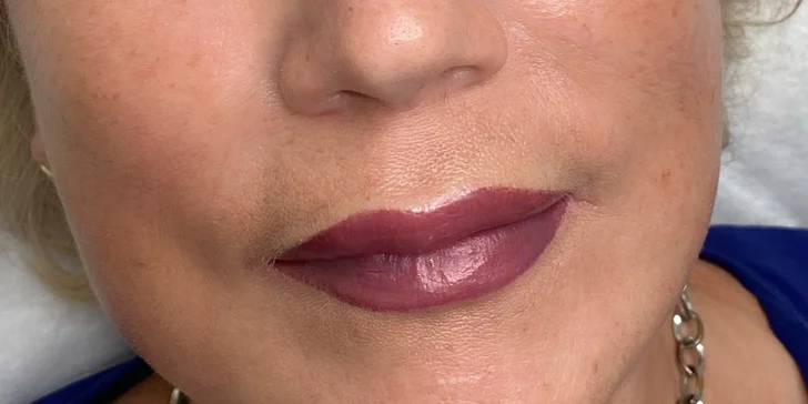 Permanentní make-up: oční linky, obočí pudrovou metodou i výplň rtů
