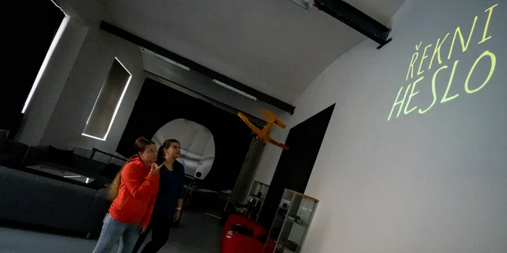 Letecká únikovka pro pár i skupinu až 6 hráčů: zachraňte letoun a bezpečně přistaňte
