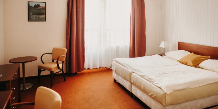 Pobyt ve Slavkově u Brna nejen pro golfisty: hotel přímo na hřišti, se snídaní a vínem