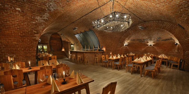 Poznejte Znojmo: krásný hotel se snídaní, večeří, vstupem do wellness i procedurami