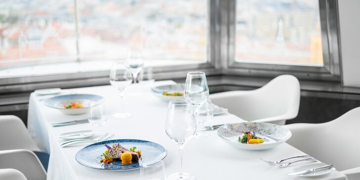 Luxusní 5chodové menu v Žižkovské věži: bujabéza, risotto, kachní prsa, dezert a koktejl