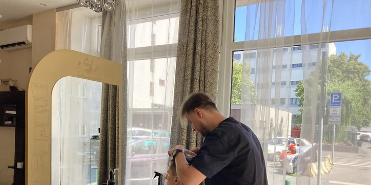 Péče pro pány: Pánský střih vč. masáže i úprava vousů