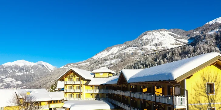 Hotel v Korutanech s výhledem na hory: snídaně, 4chodové večeře, lyžování a relax ve wellness