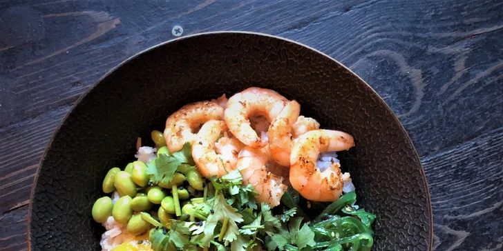Havajské dobroty dle výběru: teriyaki chicken, vege bowl nebo shrimp bowl