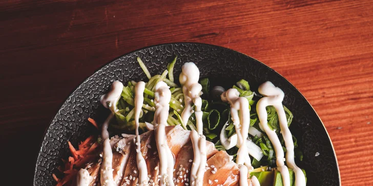 Havajské dobroty dle výběru: teriyaki chicken, vege bowl nebo shrimp bowl