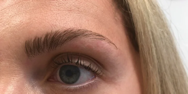 Oslňující pohled: Lash Lifting přírodních řas nebo laminace obočí