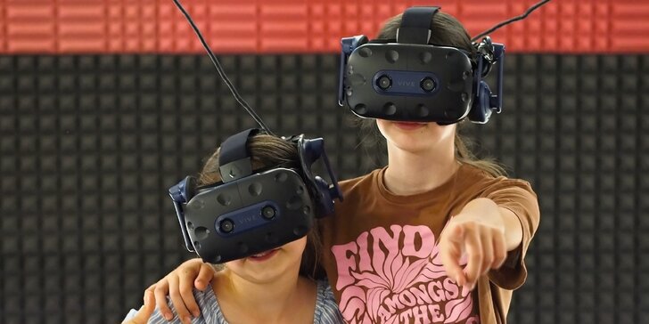 Hodina ve virtuální realitě se dvěma VR sety HTC: zábava pro 2–4 hráče