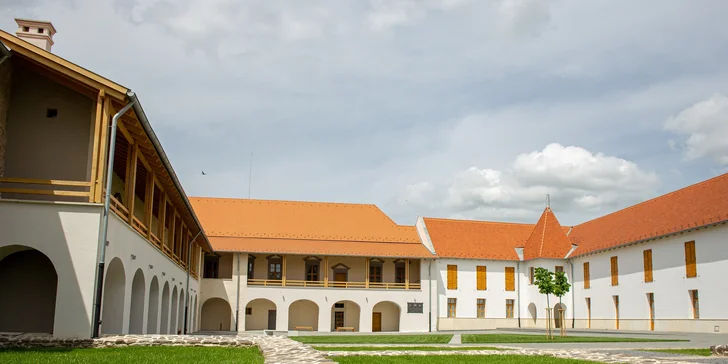 Nezapomenutelný pobyt v zámečku na úpatí Tokaje: polopenze, únikovka či VR dobrodružství i zážitkový park