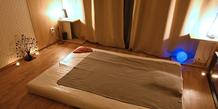 Čtyřruční tantra masáž v salonu Shakti pro jednoho: 60, 90 nebo 120 min.