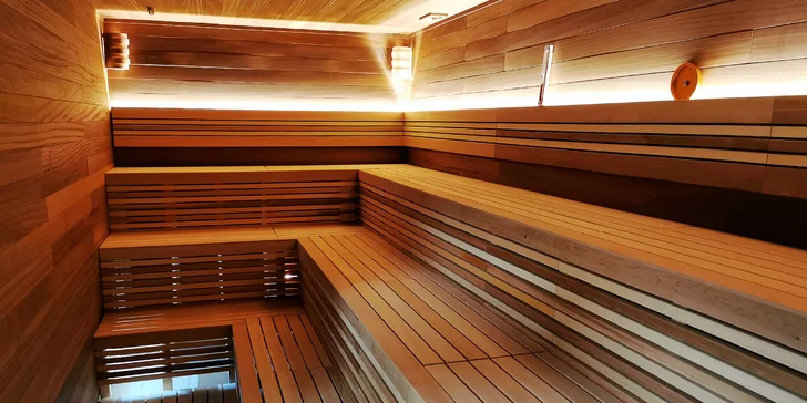 Blahodárná relaxace pro 2: 60 minut v soukromé masážní vířivce či 120 minut ve veřejném wellness