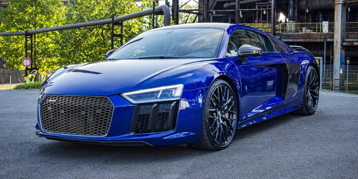 Jízda v moderní Audi R8 V10 Plus: 15 min. spolujízdy nebo až 30 min. řízení