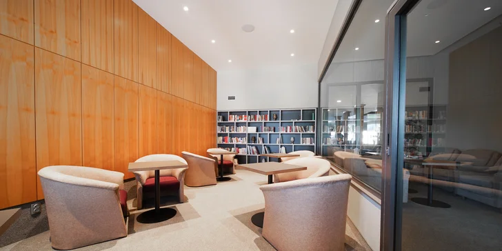 Pobyt v Piešťanech s léčebnými procedurami i pro seniory, polopenze či all inclusive