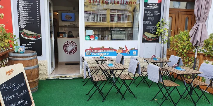 Dvě tradiční italské piadiny dle výběru a dva nápoje na místě nebo s sebou