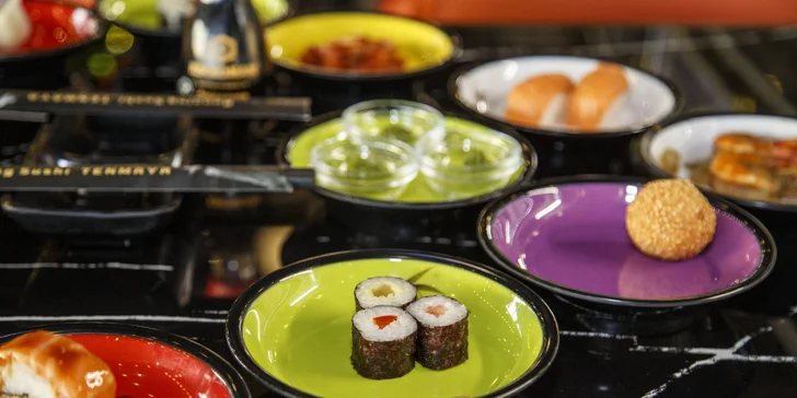 Running sushi: 1,5 hodiny neomezené konzumace maki, nigiri a dalších dobrot